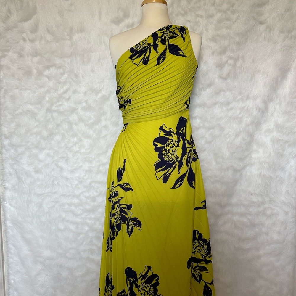 Nicole Miller One-Shoulder Dress in Lime and Black